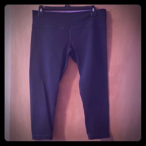 Lululemon Reversible Capris: Black & Lavender